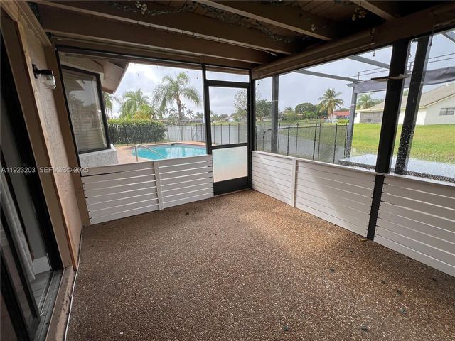 7615 Sunflower Dr, Margate, FL 33063