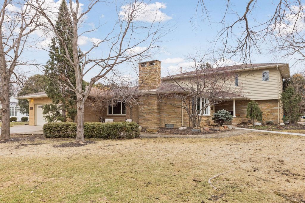 4255 Basswood Road, Saint Louis Park, MN 55416
