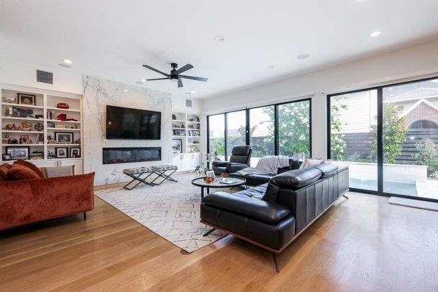 4002 Marquette Street, West University Place, TX 77005