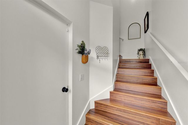 529 CLIMBING IVY COURT C, Apopka, FL 32712