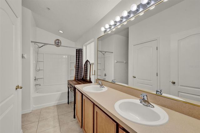 529 CLIMBING IVY COURT C, Apopka, FL 32712