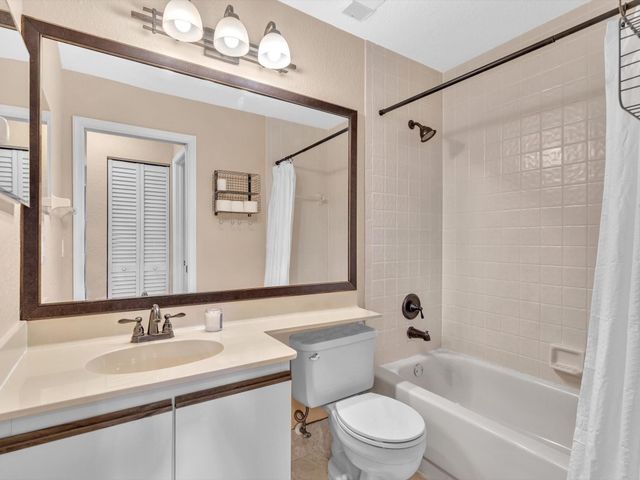 306 Congressional Way 306, Deerfield Beach, FL 33442