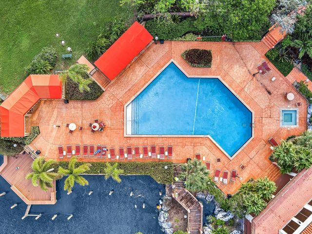 306 Congressional Way 306, Deerfield Beach, FL 33442