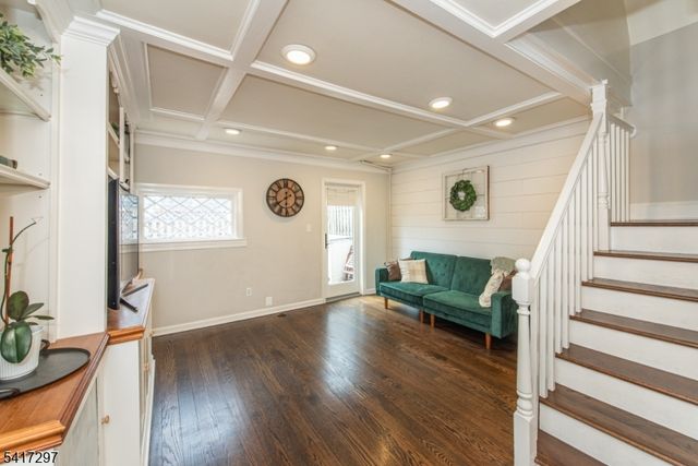 9 N Hillside Ave, Chatham Boro, NJ 07928