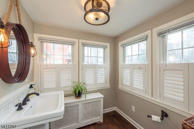 9 N Hillside Ave, Chatham Boro, NJ 07928