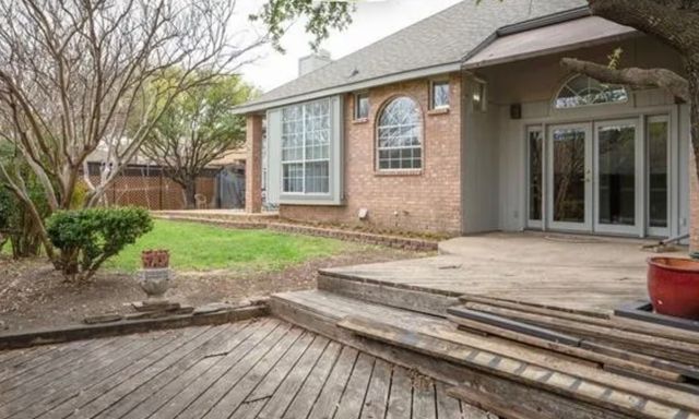 5837 Poole Drive, The Colony, TX 75056