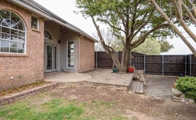 5837 Poole Drive, The Colony, TX 75056