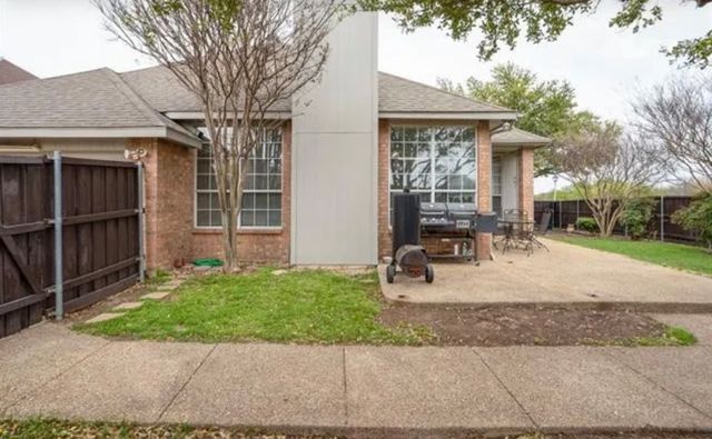 5837 Poole Drive, The Colony, TX 75056
