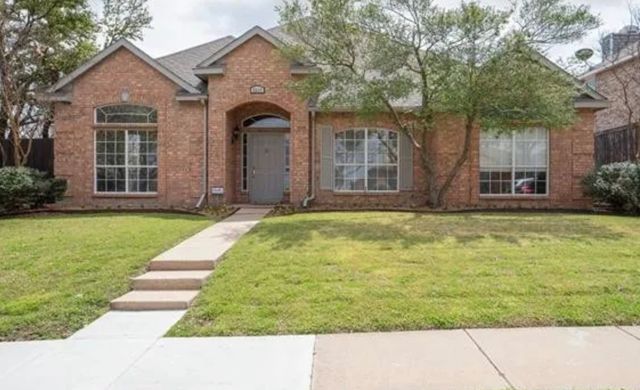 5837 Poole Drive, The Colony, TX 75056