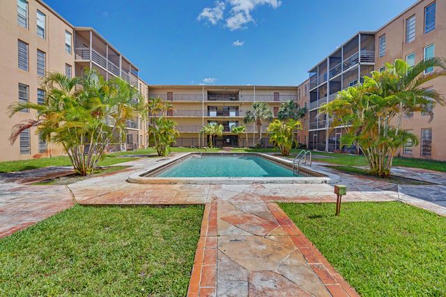 4848 NW 24th 105, Lauderdale Lakes, FL 33313