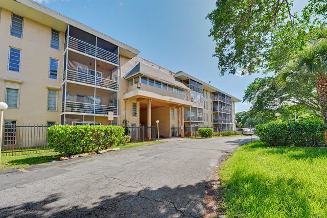 4848 NW 24th 105, Lauderdale Lakes, FL 33313