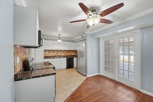 4848 NW 24th 105, Lauderdale Lakes, FL 33313