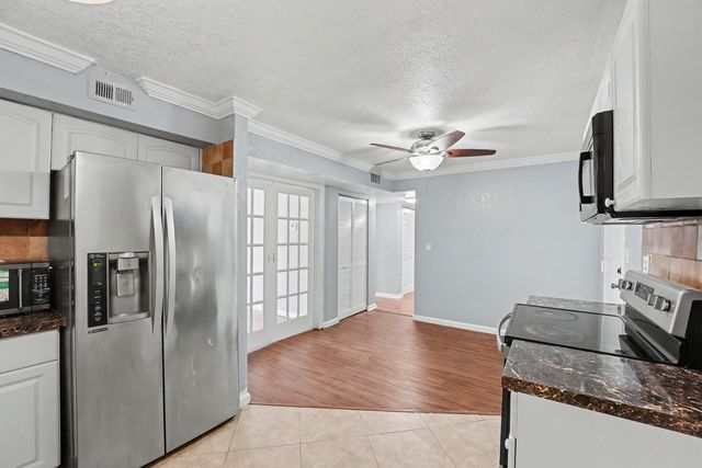 4848 NW 24th 105, Lauderdale Lakes, FL 33313