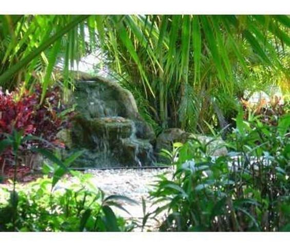 6556 Emerald Dunes Drive 303, West Palm Beach, FL 33411