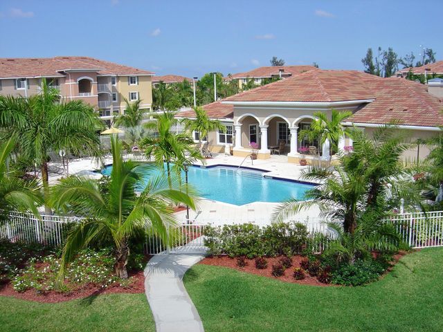 6556 Emerald Dunes Drive 303, West Palm Beach, FL 33411