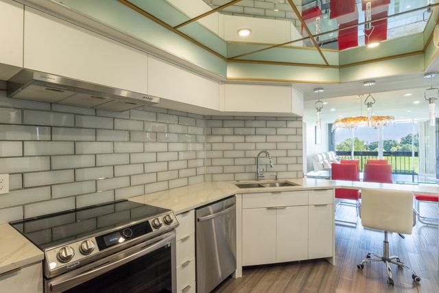 2000 Presidential Way 501, West Palm Beach, FL 33401