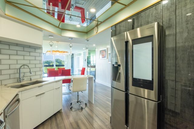 2000 Presidential Way 501, West Palm Beach, FL 33401