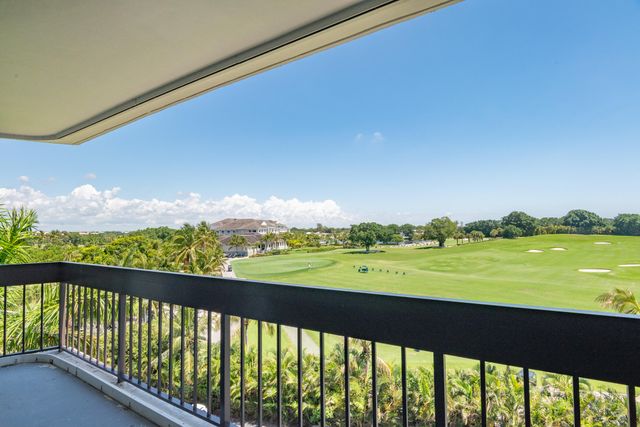 2000 Presidential Way 501, West Palm Beach, FL 33401