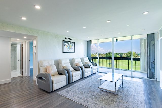 2000 Presidential Way 501, West Palm Beach, FL 33401