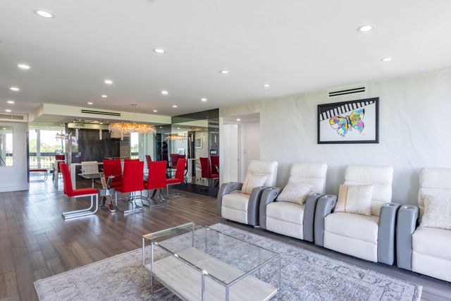 2000 Presidential Way 501, West Palm Beach, FL 33401
