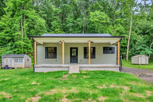 302 W Richland Ave, Waverly, TN 37185