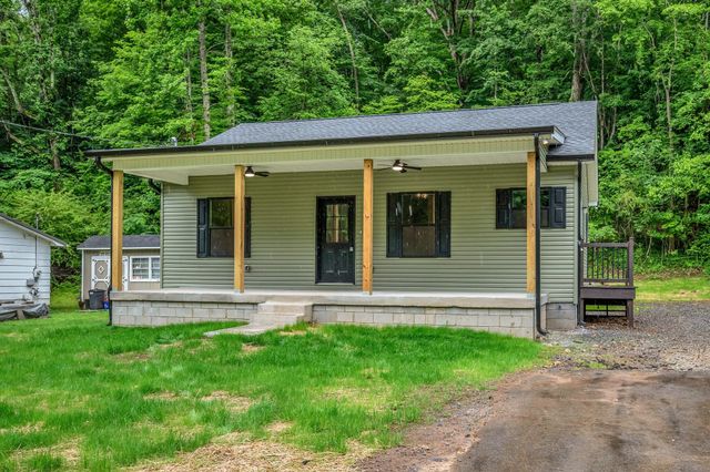 302 W Richland Ave, Waverly, TN 37185