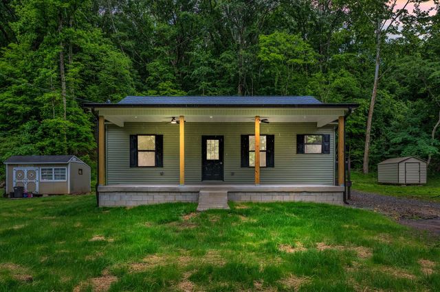 302 W Richland Ave, Waverly, TN 37185
