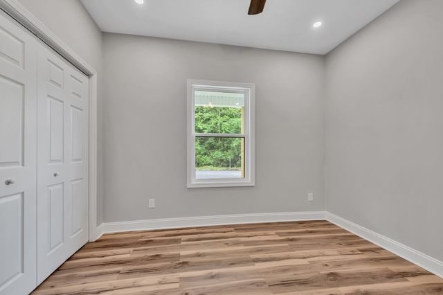 302 W Richland Ave, Waverly, TN 37185