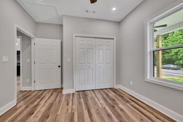 302 W Richland Ave, Waverly, TN 37185