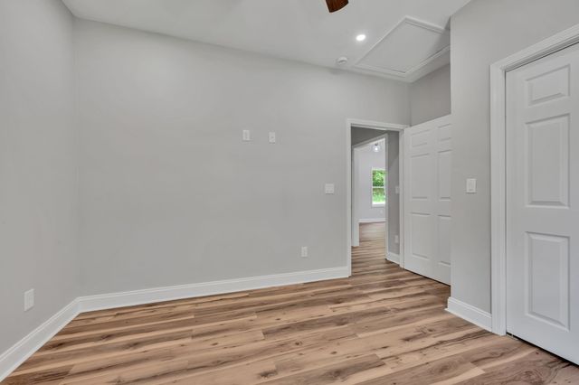 302 W Richland Ave, Waverly, TN 37185