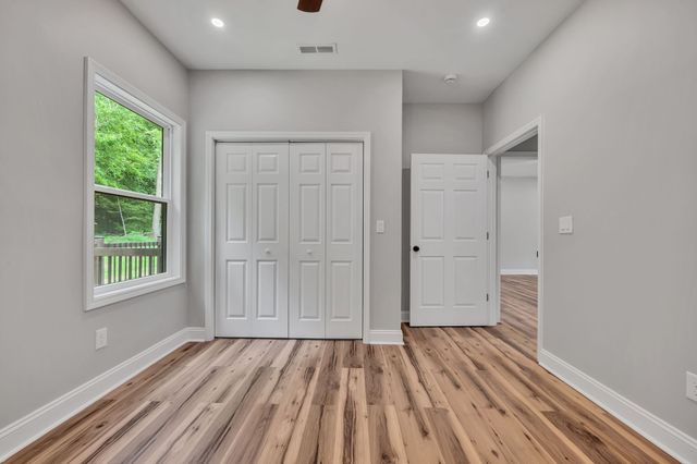 302 W Richland Ave, Waverly, TN 37185