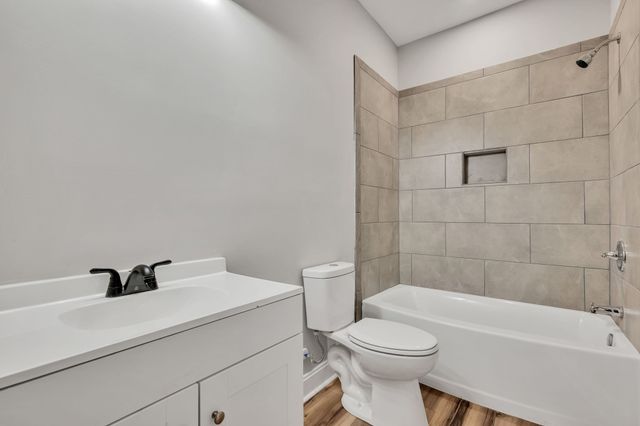 302 W Richland Ave, Waverly, TN 37185