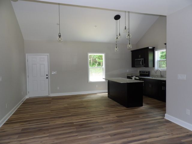 302 W Richland Ave, Waverly, TN 37185