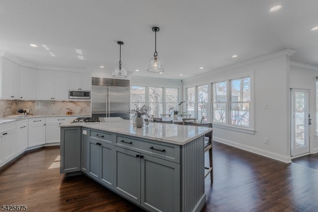 18 Woodside Rd, Springfield Twp., NJ 07081