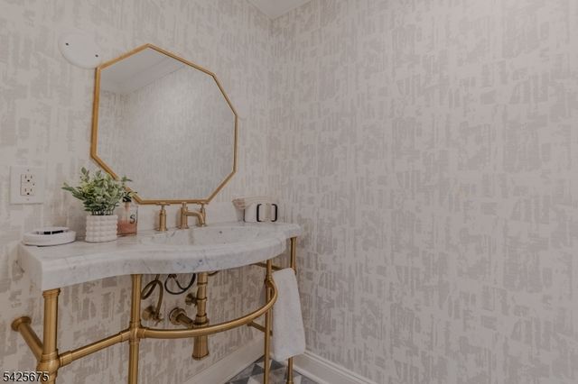 18 Woodside Rd, Springfield Twp., NJ 07081