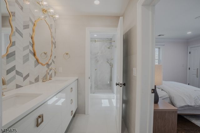 18 Woodside Rd, Springfield Twp., NJ 07081