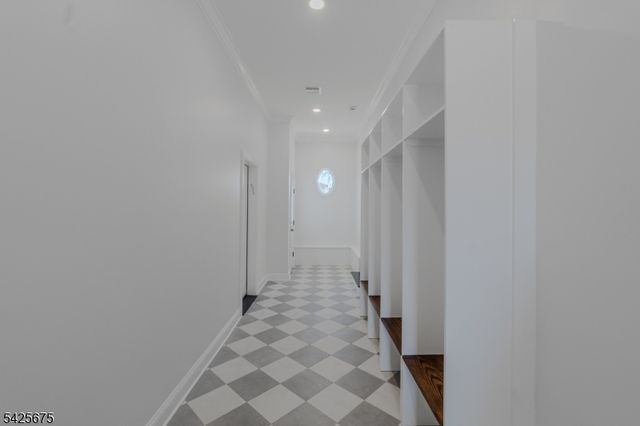 18 Woodside Rd, Springfield Twp., NJ 07081