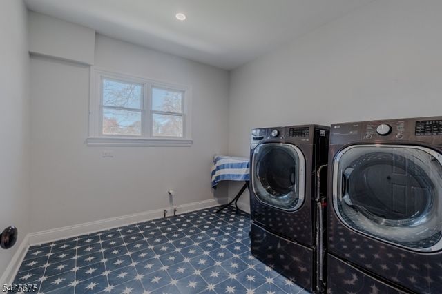 18 Woodside Rd, Springfield Twp., NJ 07081