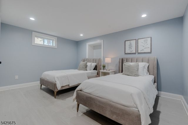 18 Woodside Rd, Springfield Twp., NJ 07081