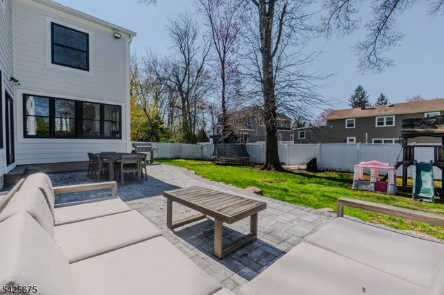 18 Woodside Rd, Springfield Twp., NJ 07081