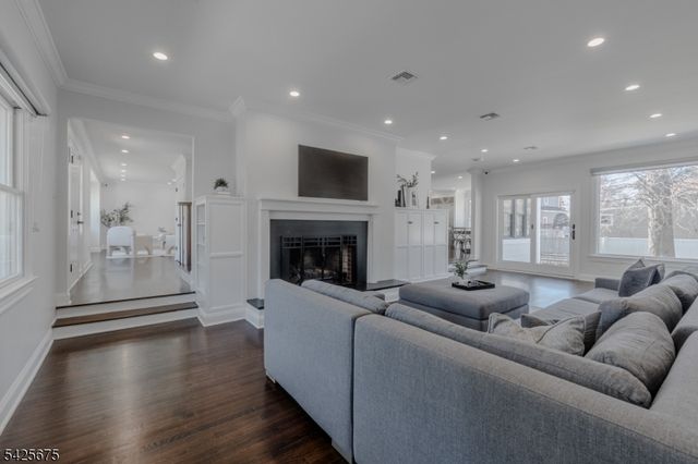 18 Woodside Rd, Springfield Twp., NJ 07081