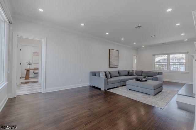 18 Woodside Rd, Springfield Twp., NJ 07081