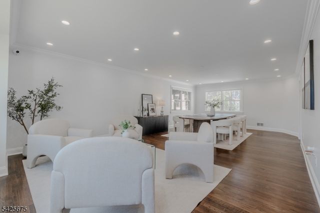 18 Woodside Rd, Springfield Twp., NJ 07081