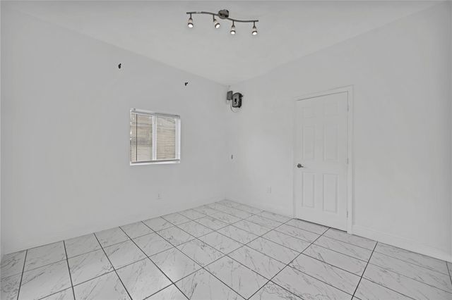 1114 NW 39th St, Miami, FL 33127