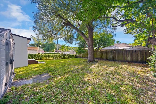 1114 NW 39th Street, Miami, FL 33127