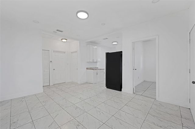 1114 NW 39th St, Miami, FL 33127