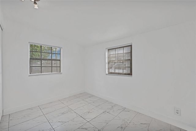 1114 NW 39th St, Miami, FL 33127