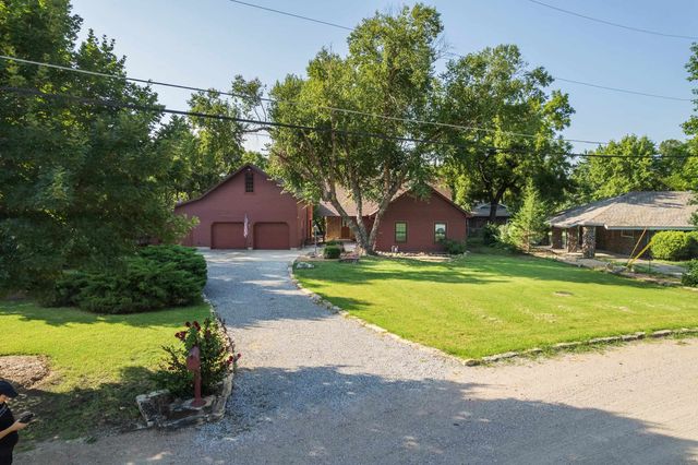 2826 N Wedgewood Dr, Wichita, KS 67204