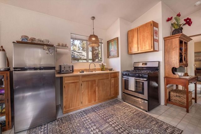 417 Spruce, Sugarloaf, CA 92386