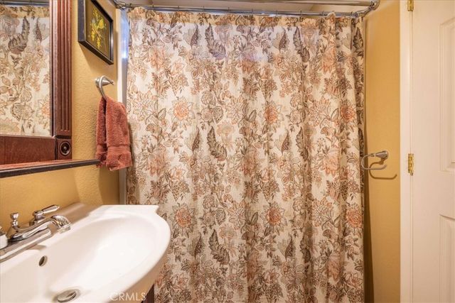 417 Spruce, Sugarloaf, CA 92386